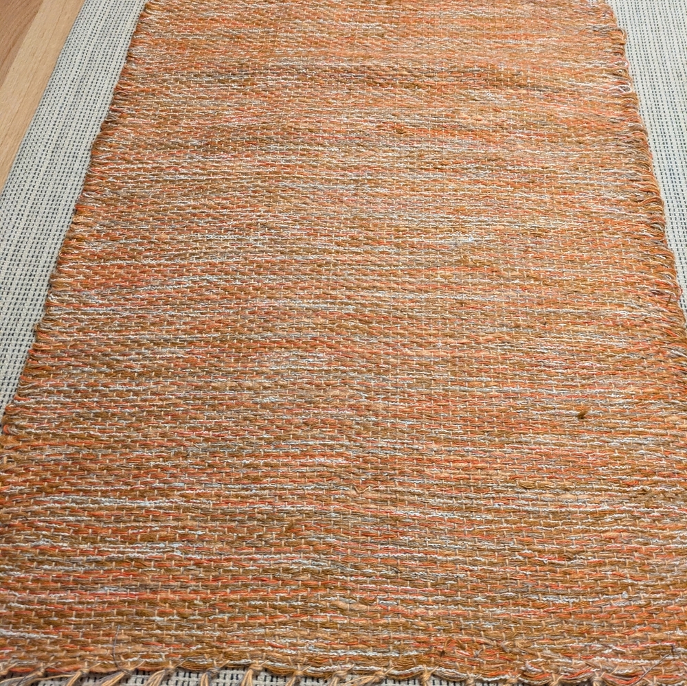 Linen Handmade Rug - Picture 3 of 4
